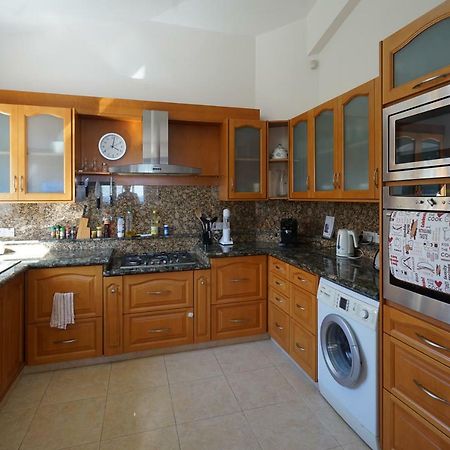 Unforgettable Family Escape - Cliffside Villa With Panoramic Sea Views And Kid-Friendly Private Pool Pissouri Exterior foto